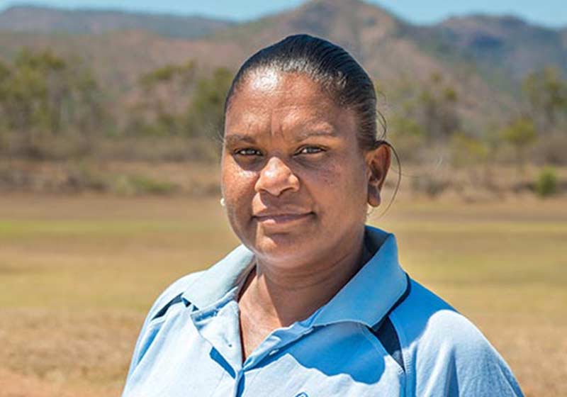 aboriginal women who works in shallom elders village