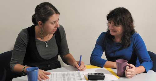 women meeting with finance councillor 